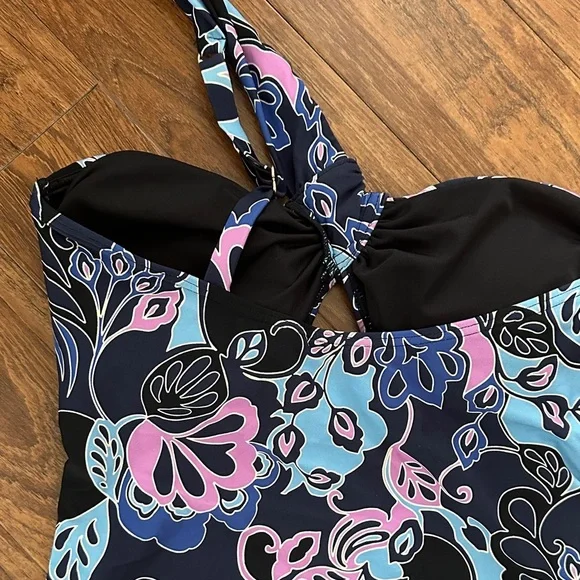 Loft Beach Floral Asymmetrical Bandeau Swimsuit - Picture 7 of 11